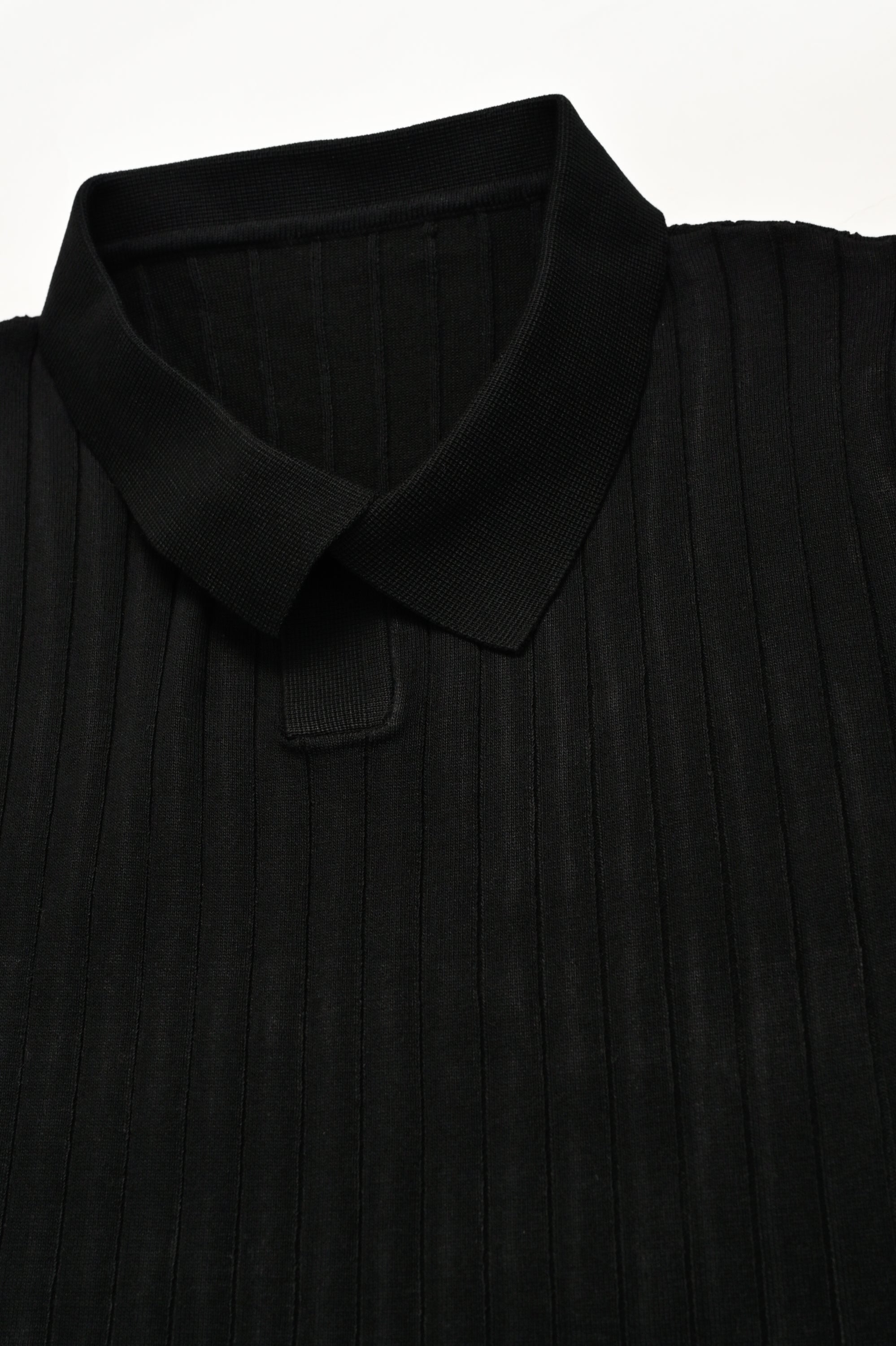 PREMIUM KNITTED BLACK POLO Reality