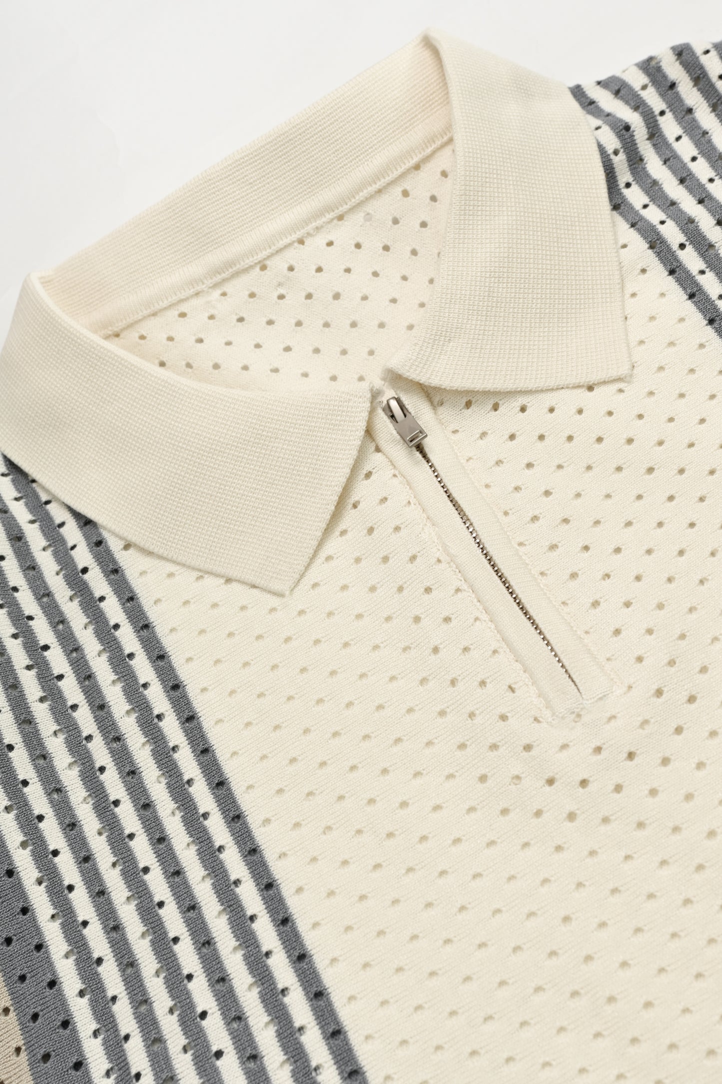 IMPORTED KNITTED GRAY POLO Reality
