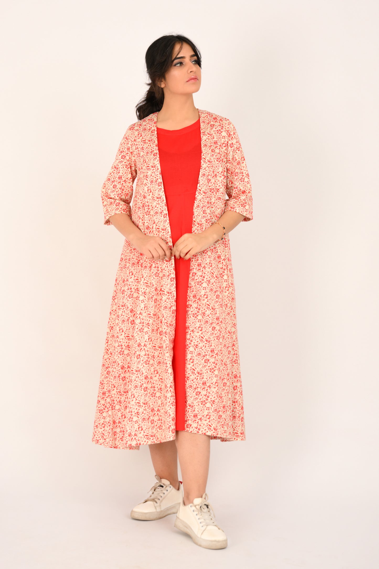 ELEGANT ESSENCE Reality