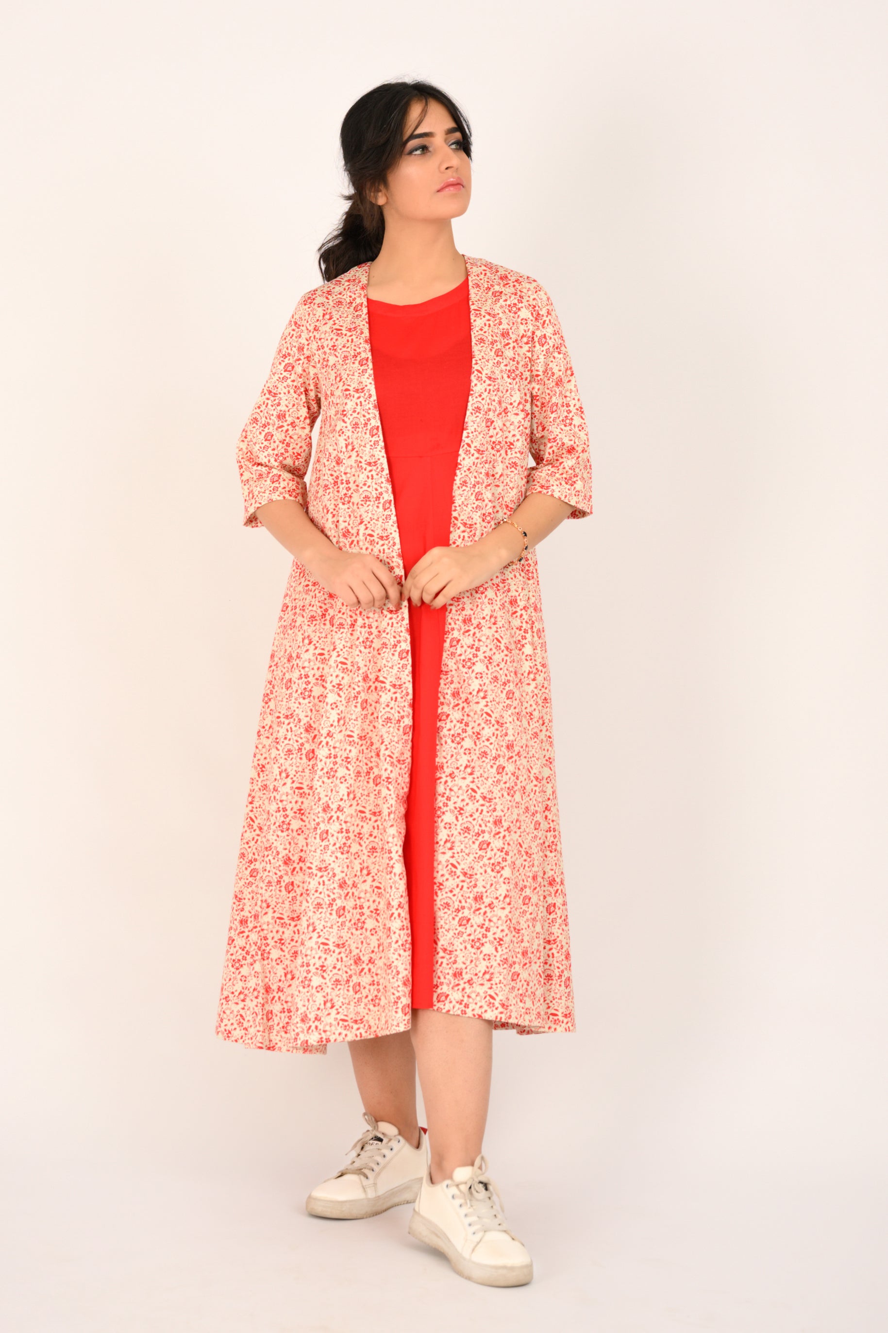 ELEGANT ESSENCE Reality