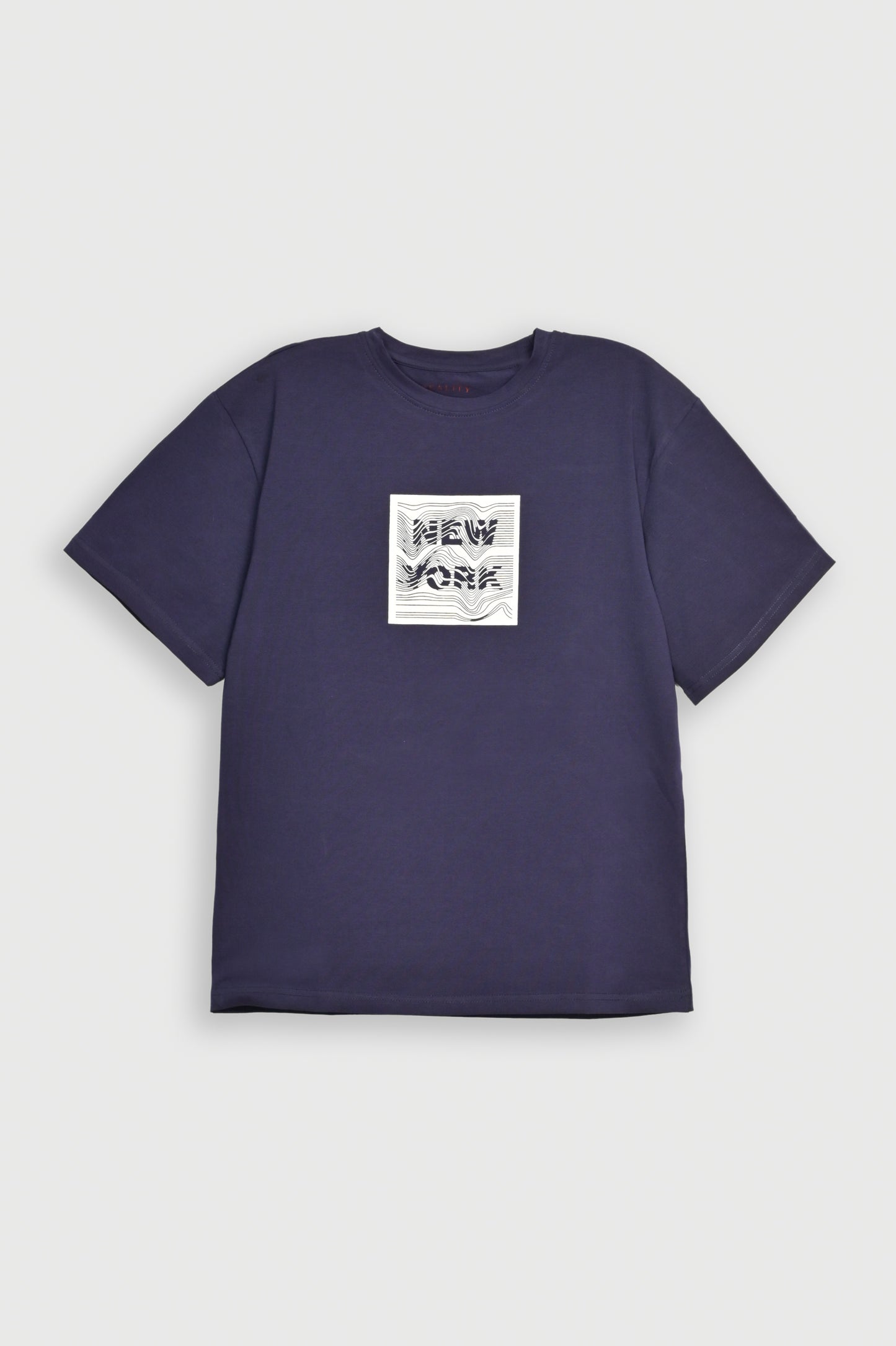 NEW YORK GRAPHIC NAVY TEE Reality