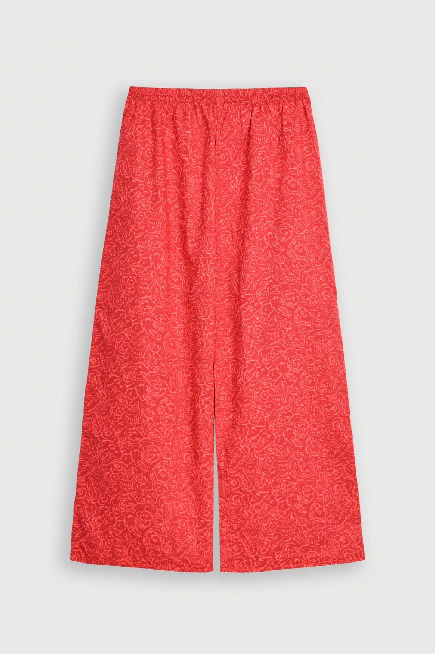 FLORAL PRINTED RED SUIT Reality