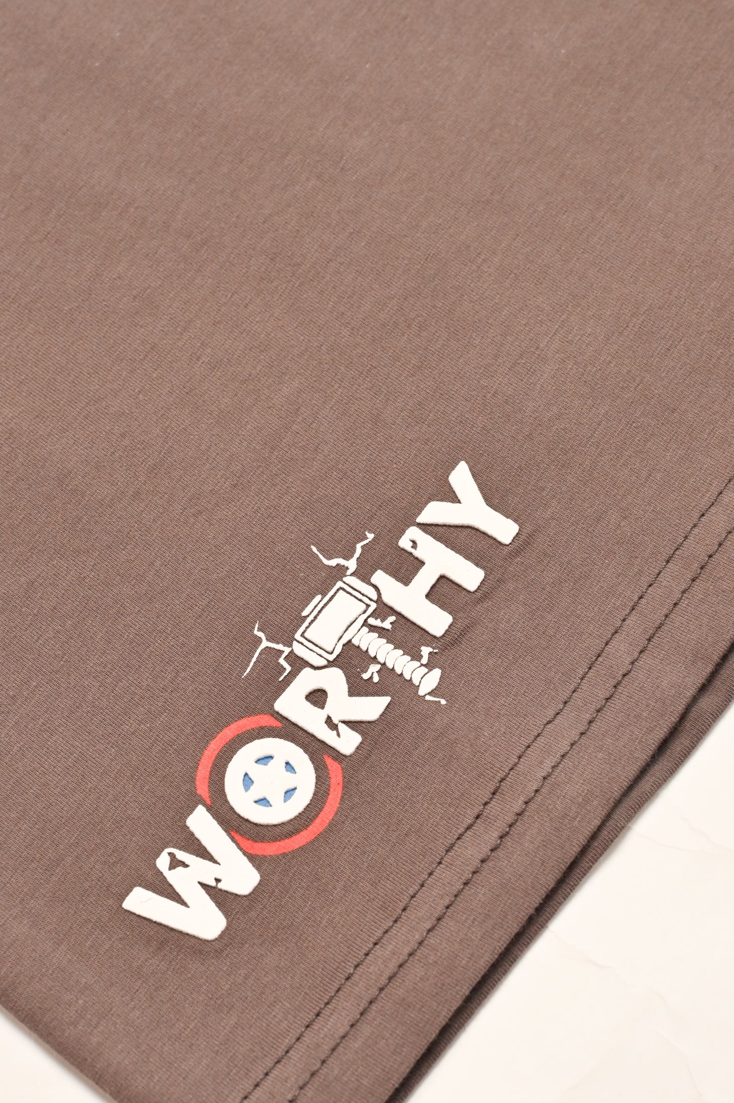 WORTHY GRAPHIC DARK GRAY TEE Reality