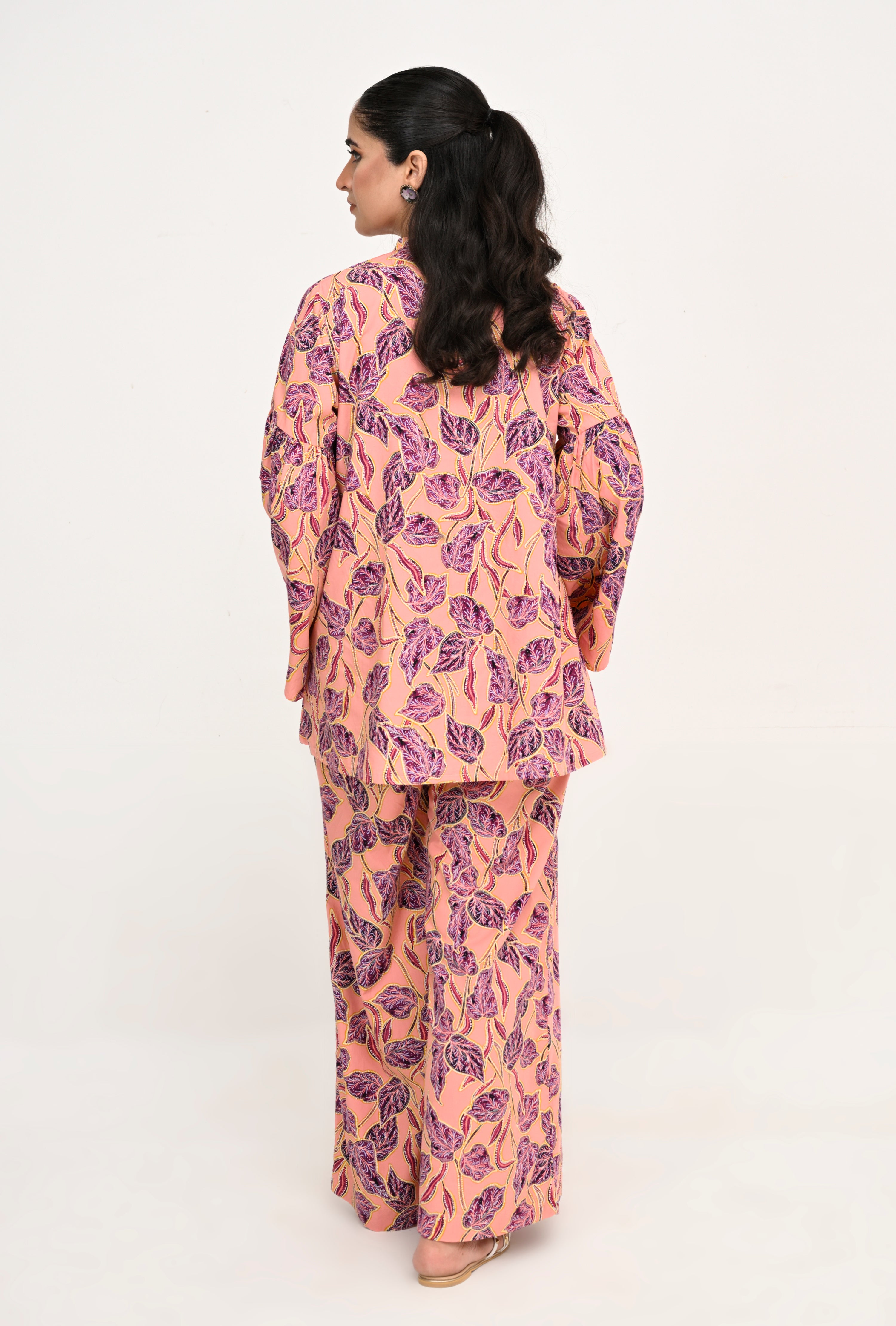 Tropical Dusk: Bold Botanicals in Bloom Reality