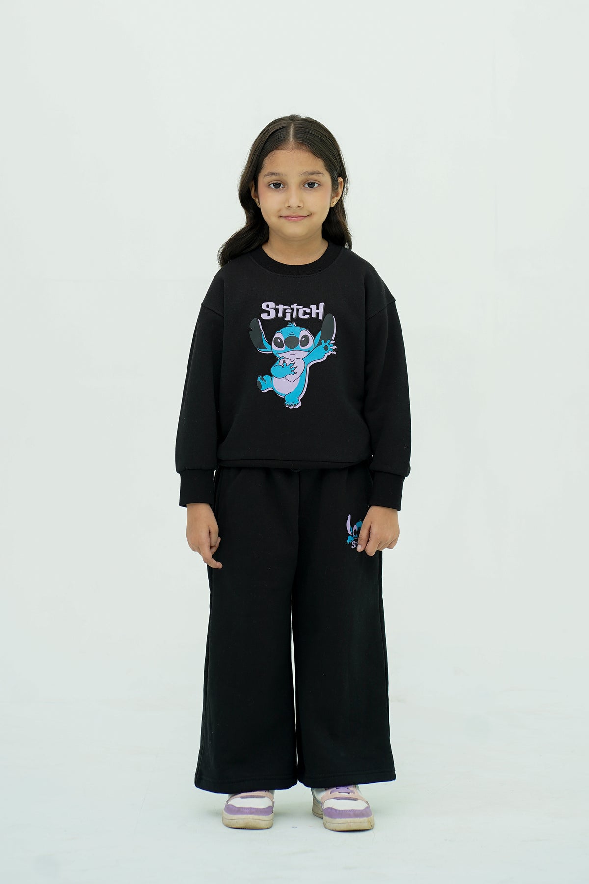 STITCH GRAPHIC BLACK SWEATSHIRT REALITY
