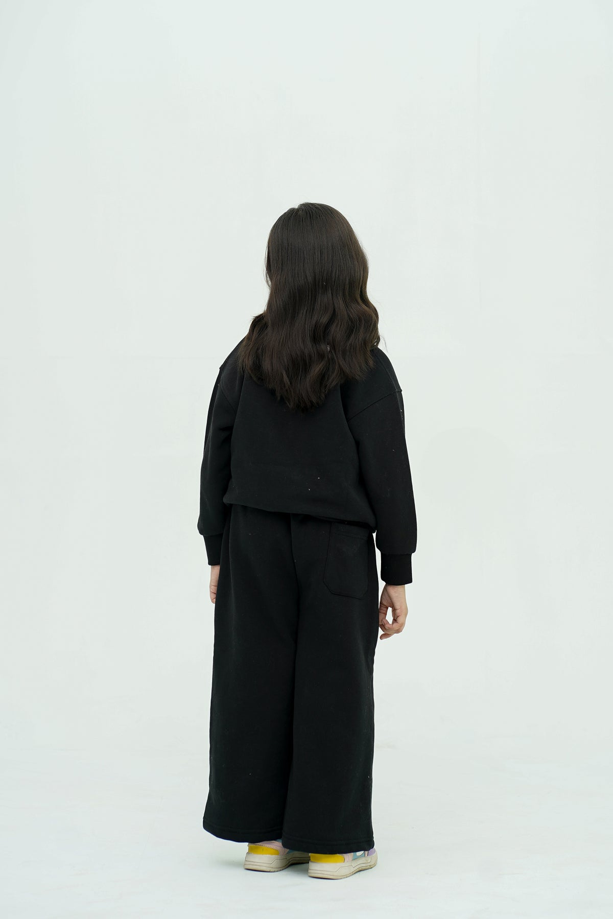 STITCH GRAPHIC BLACK SWEATSHIRT REALITY