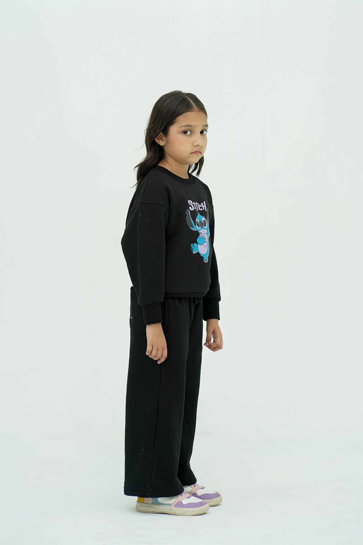 STITCH GRAPHIC BLACK SWEATSHIRT REALITY