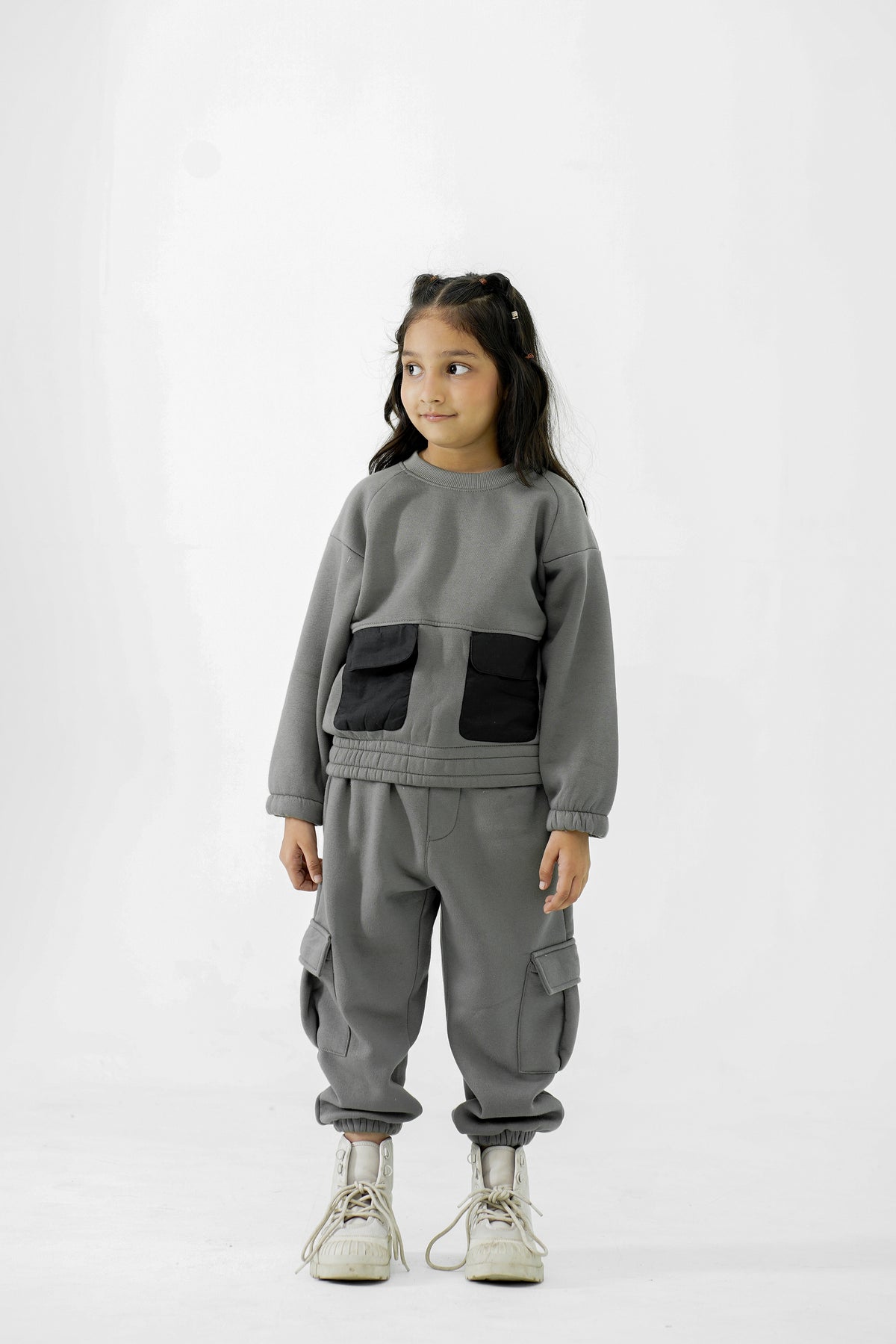 DOUBLE POCKET GREEN SWEATSHIRT Reality