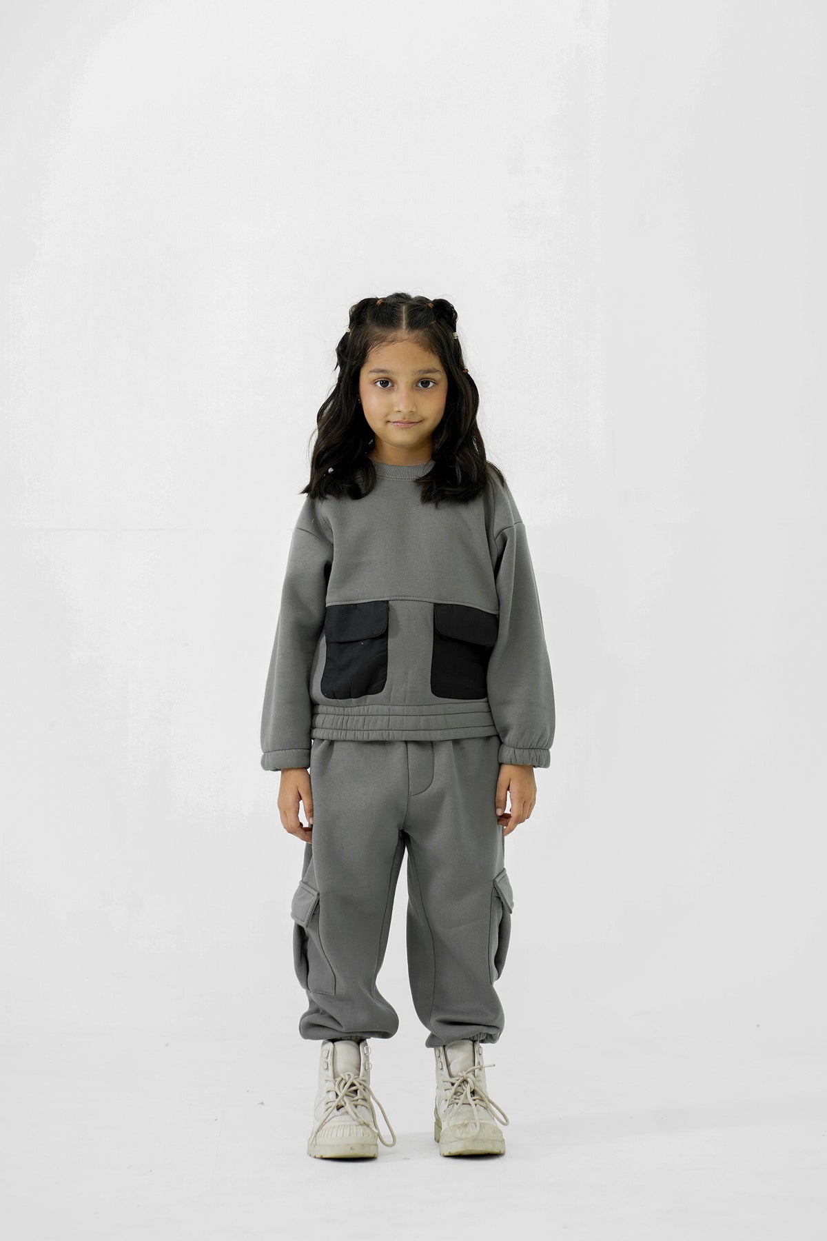 DOUBLE POCKET GREEN SWEATSHIRT Reality