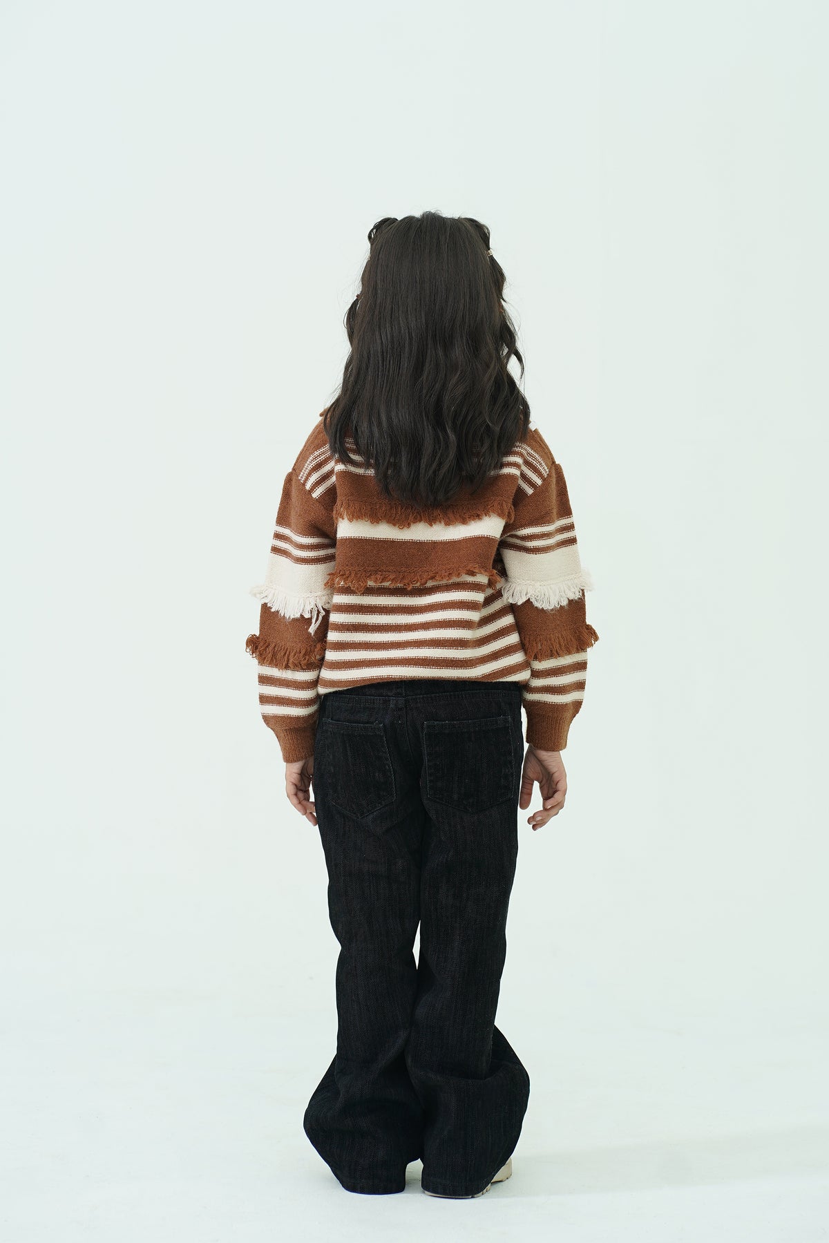 BROWN SWEATER Reality