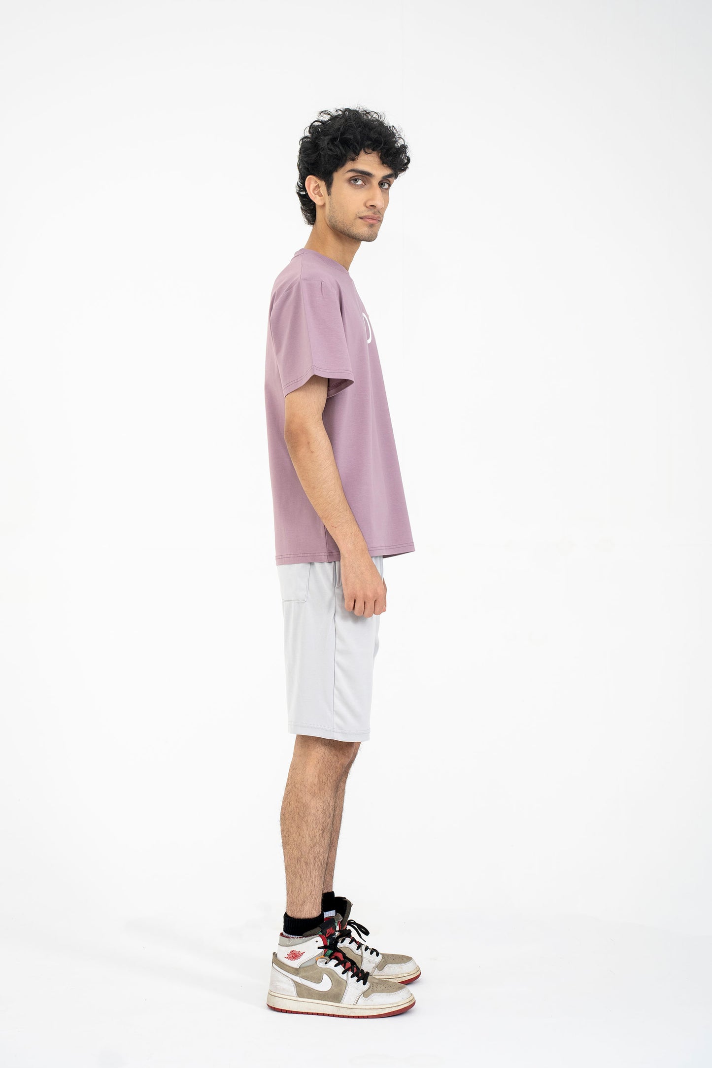 MEN LIGHT PURPLE OTROVERT GRAPHIC TEE Reality