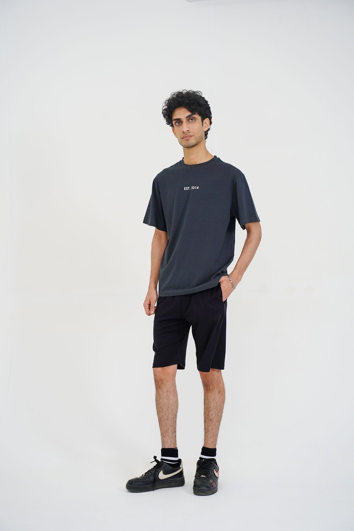 MEN 2014 GRAPHIC DARK GREY TEE Reality