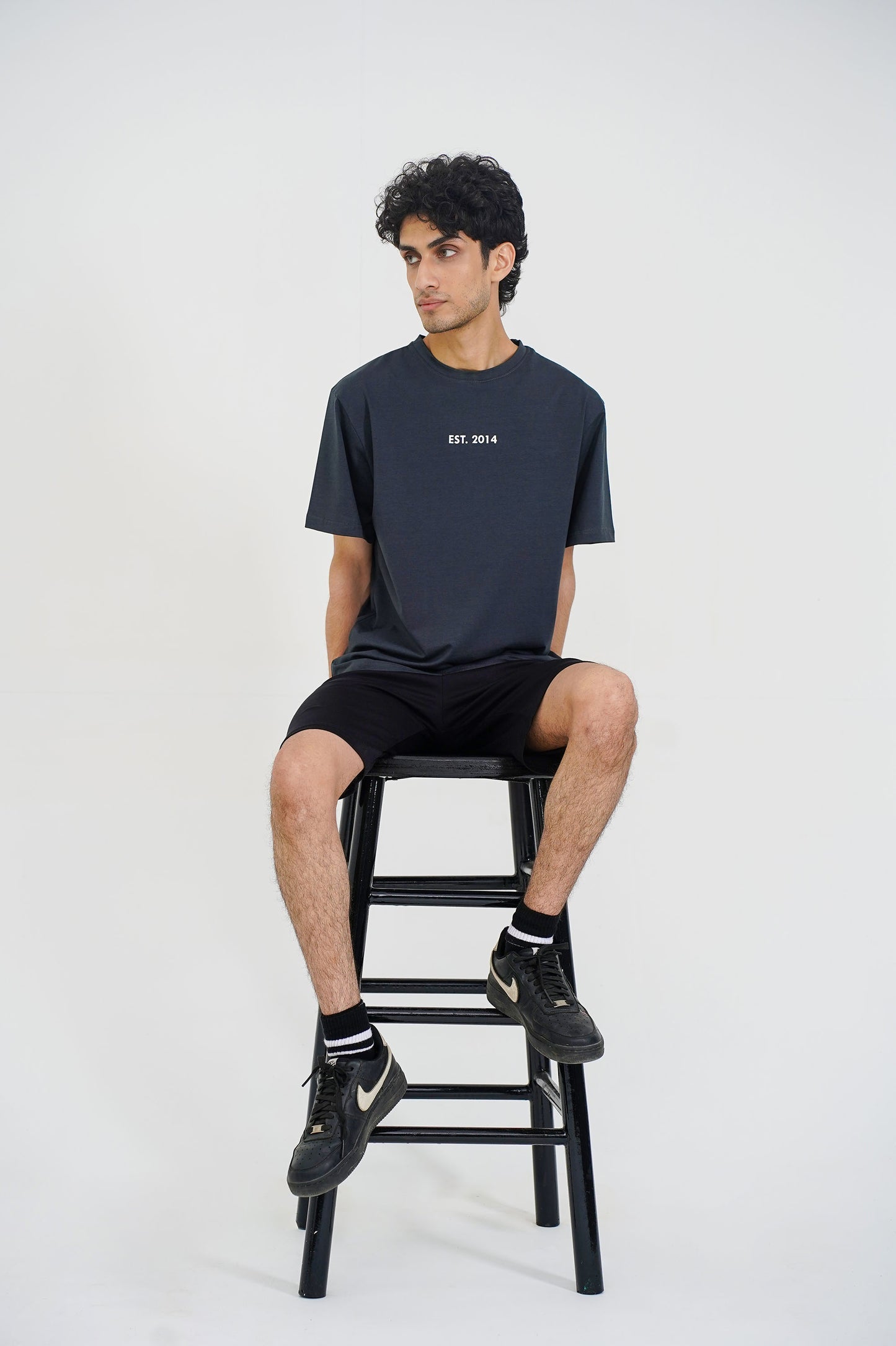 MEN 2014 GRAPHIC DARK GREY TEE Reality
