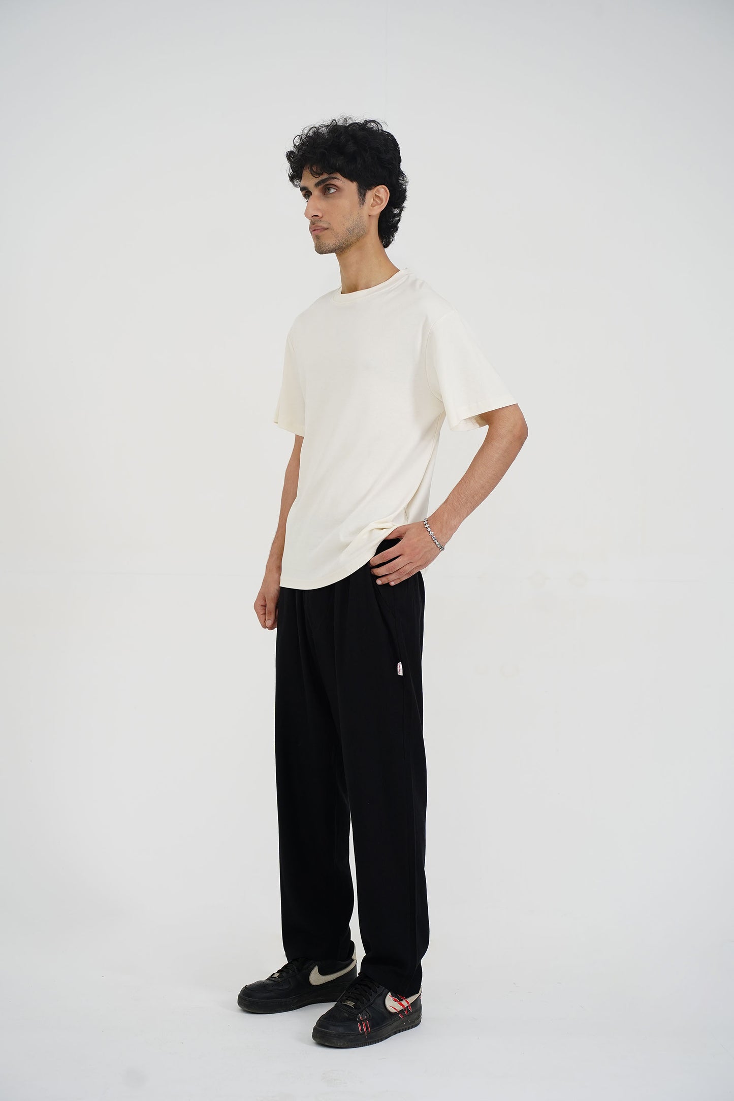 MEN DOWN SHOULDER CREAM T-SHIRT Reality
