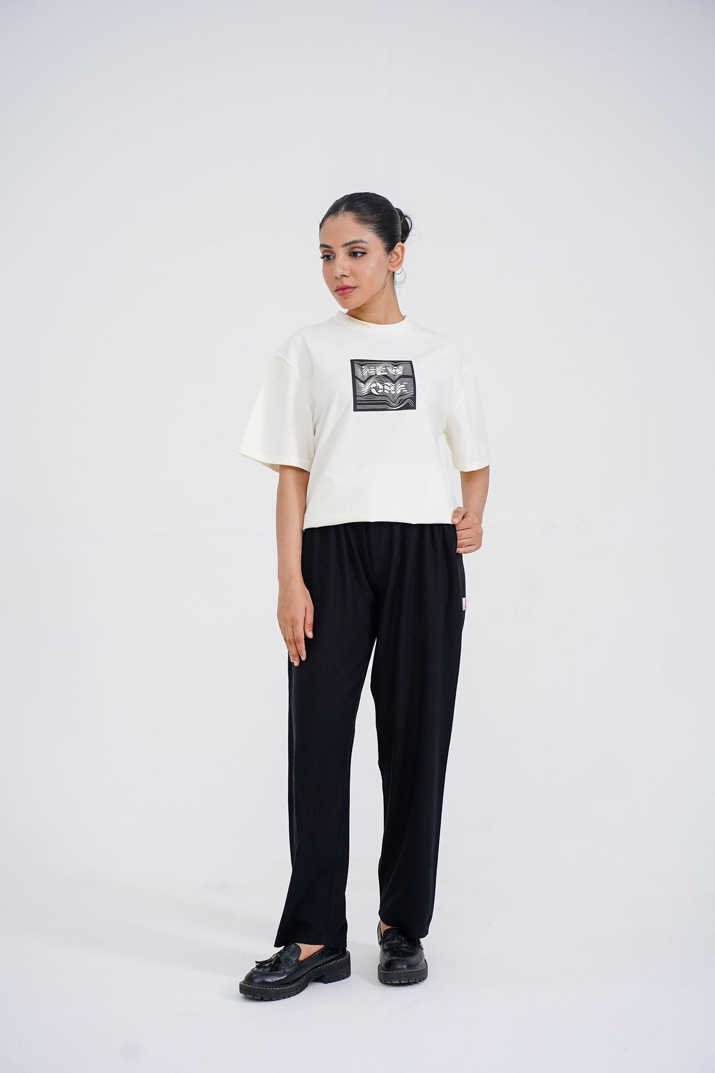 LADIES NEW YORK GRAPHIC WHITE TEE