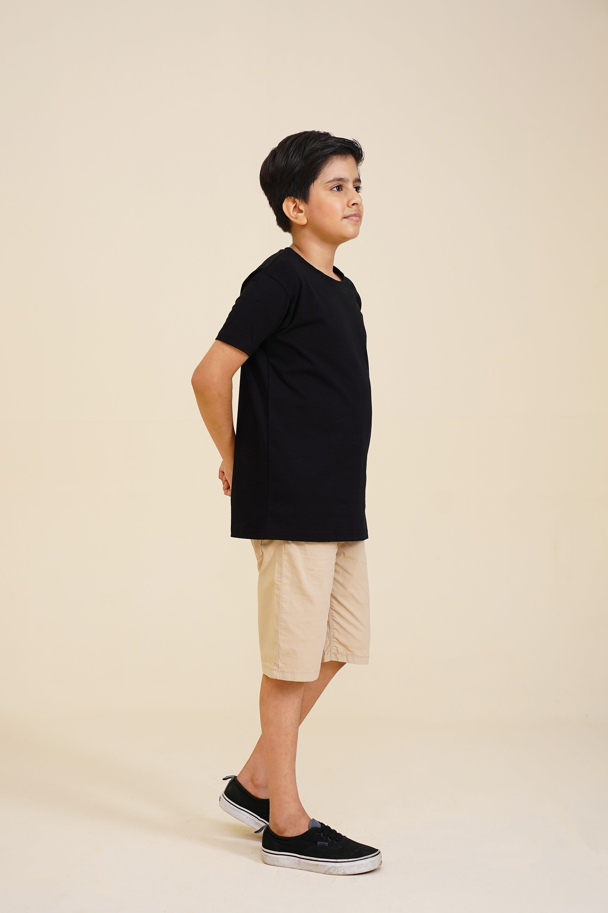 WORTHY GRAPHIC BLACK TEE Reality
