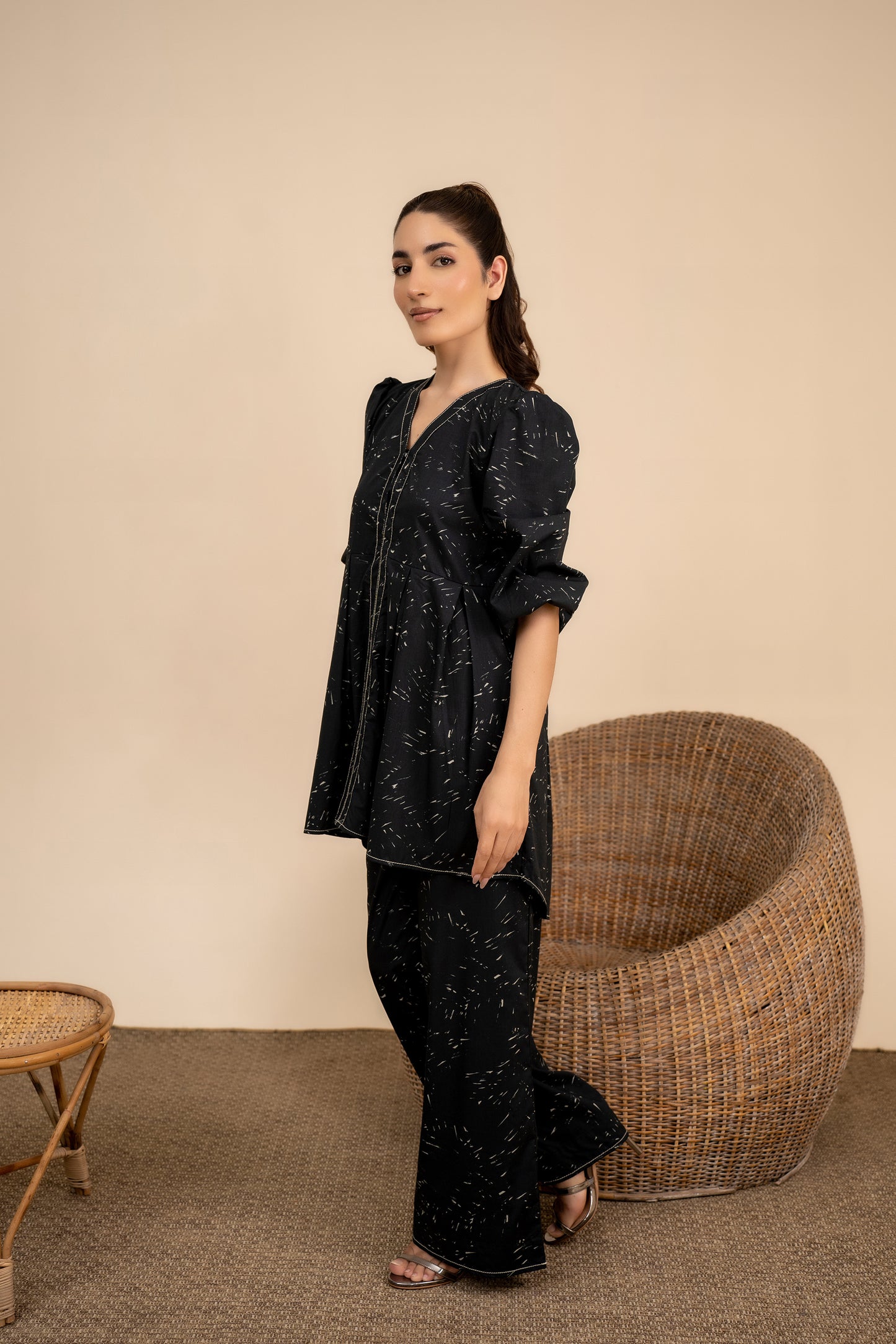 BLACK FLORAL FROCK Reality