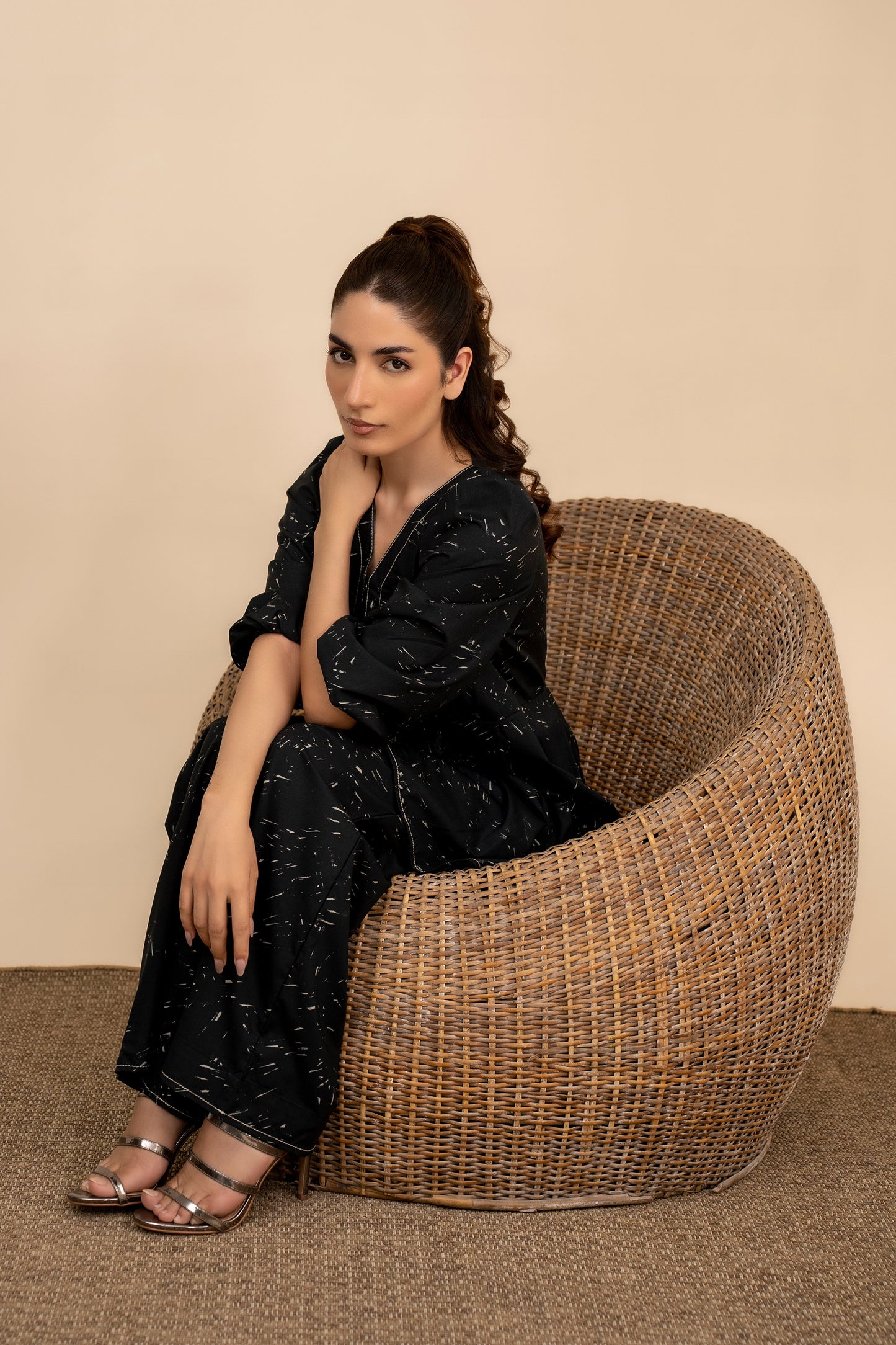 BLACK FLORAL FROCK Reality