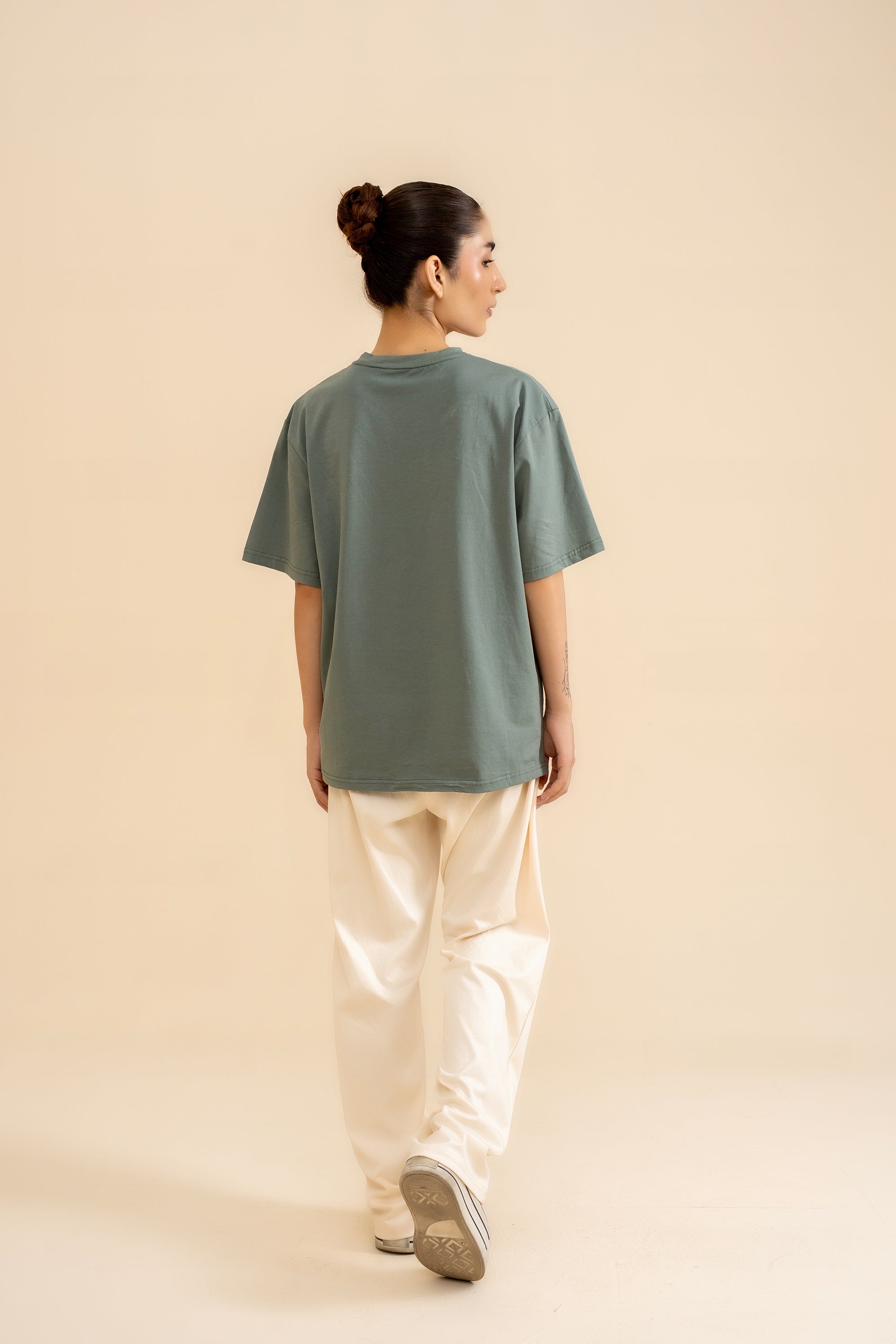 OLIVE LYCRA JERSEY MOTO GRAPHIC TEE Reality