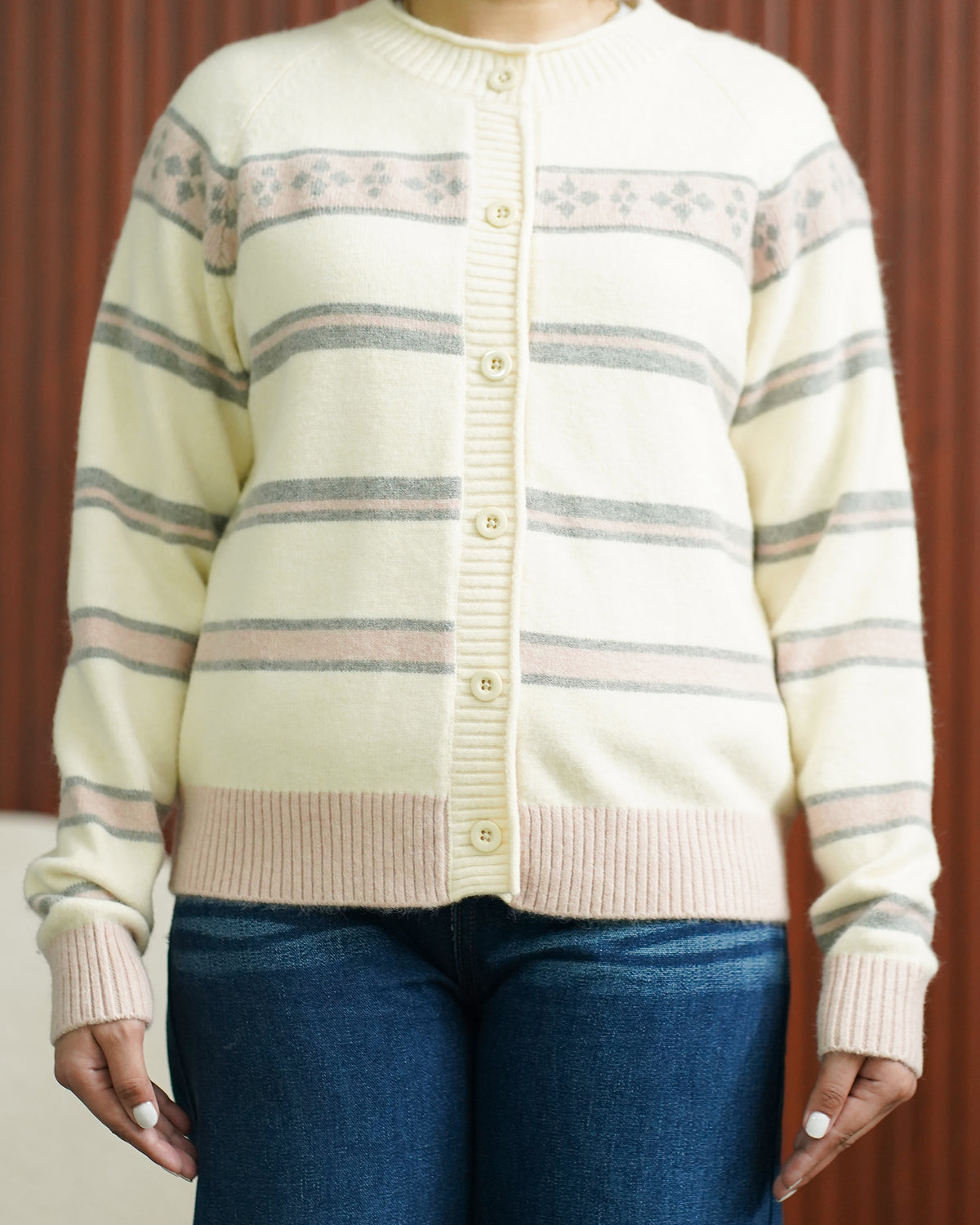 LADIES CREAM SWEATER Reality