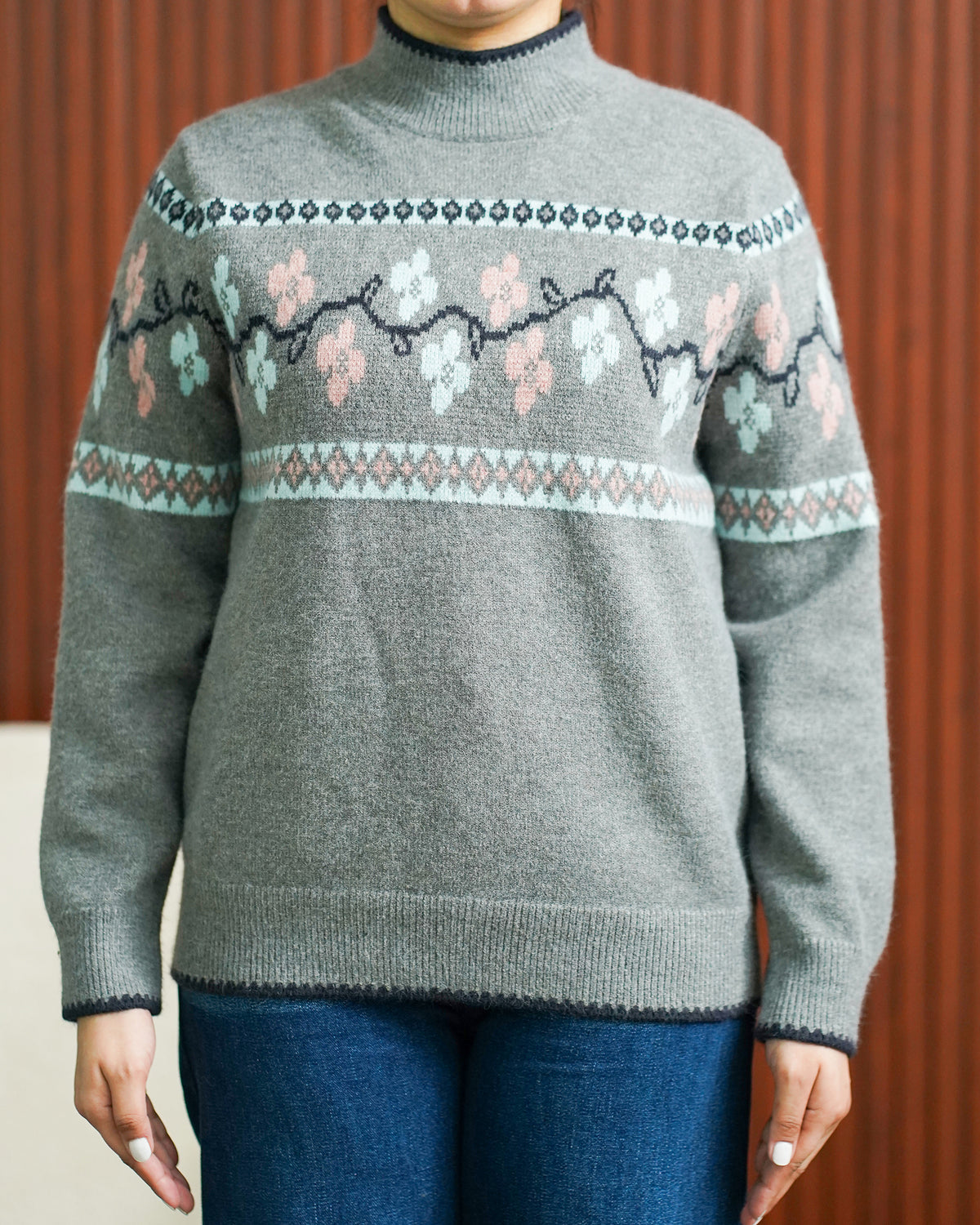 LADIES GRAY SWEATER Reality