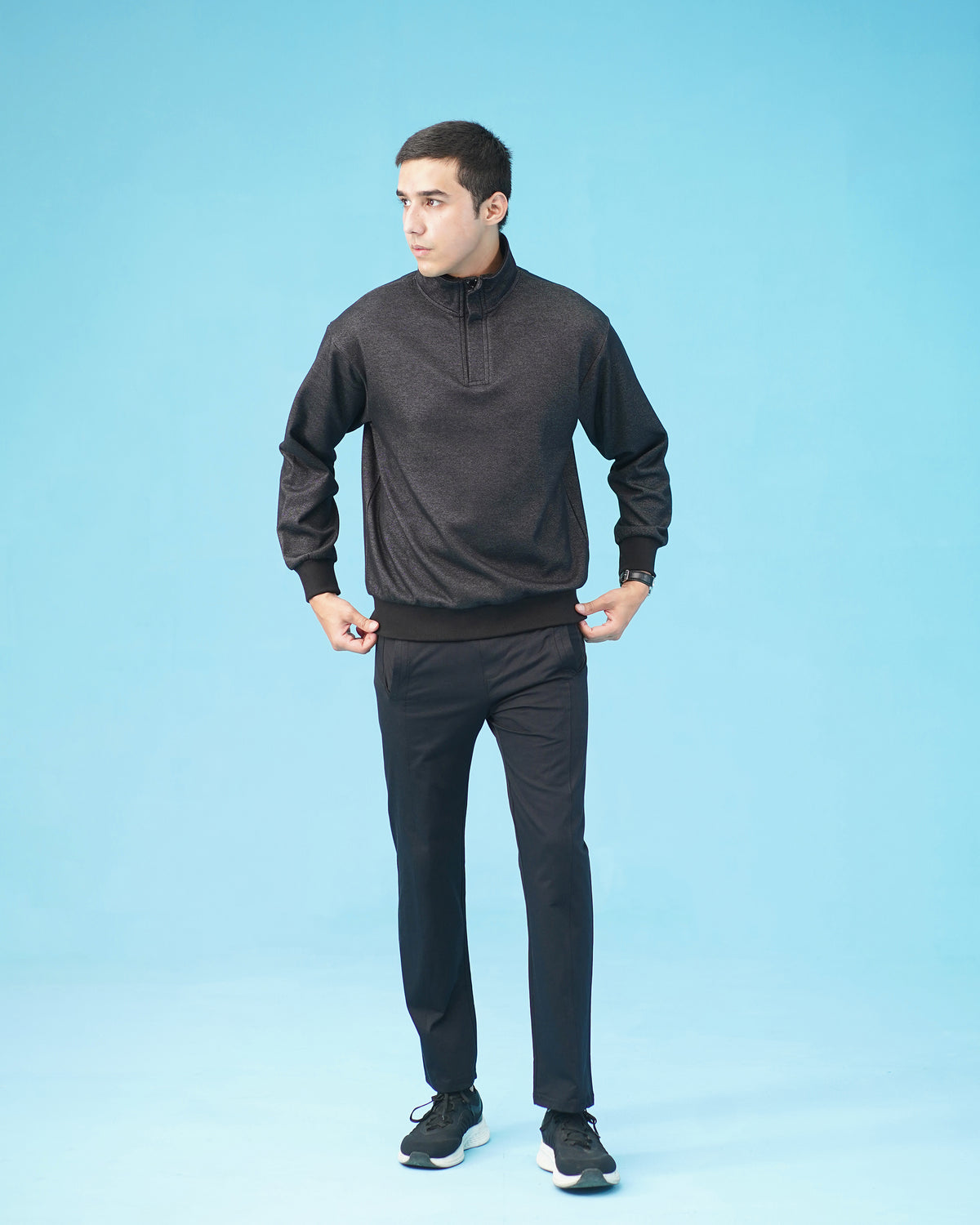 HALF ZIP BLACK MOCK NECK