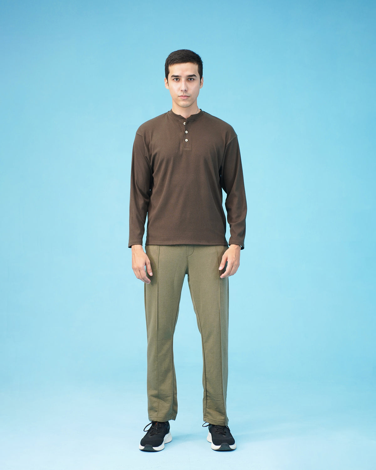 HENLEY NECK CHARCOAL TEE
