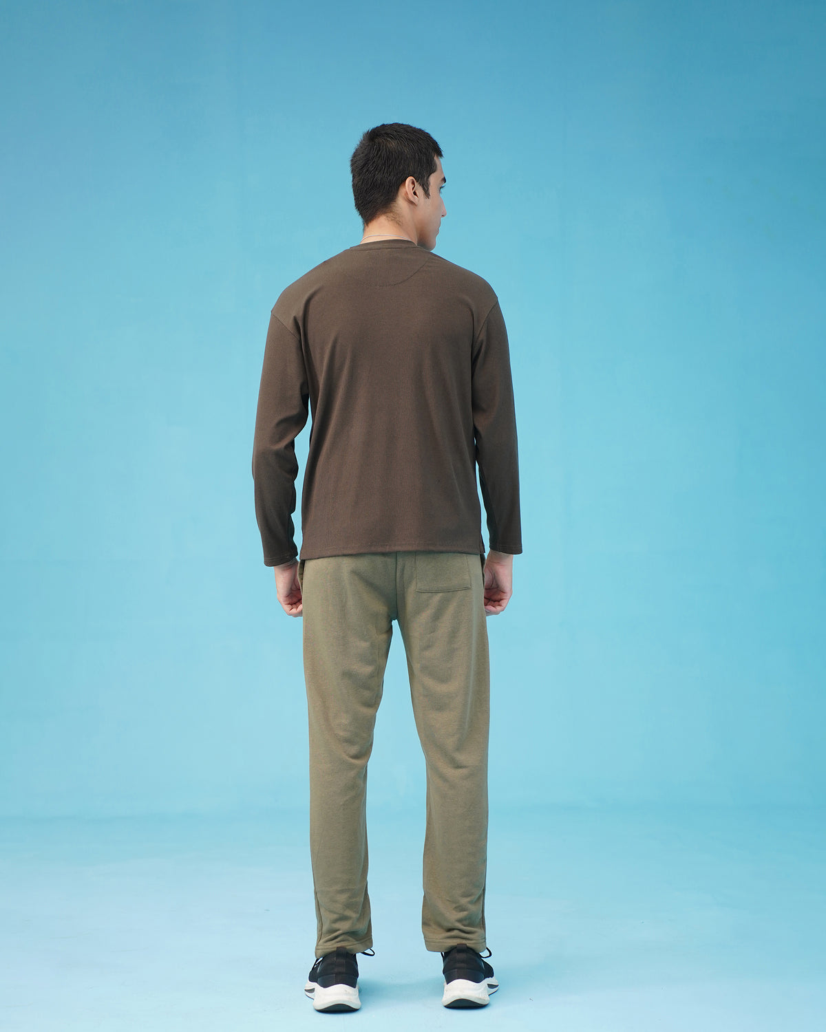 HENLEY NECK CHARCOAL TEE Reality