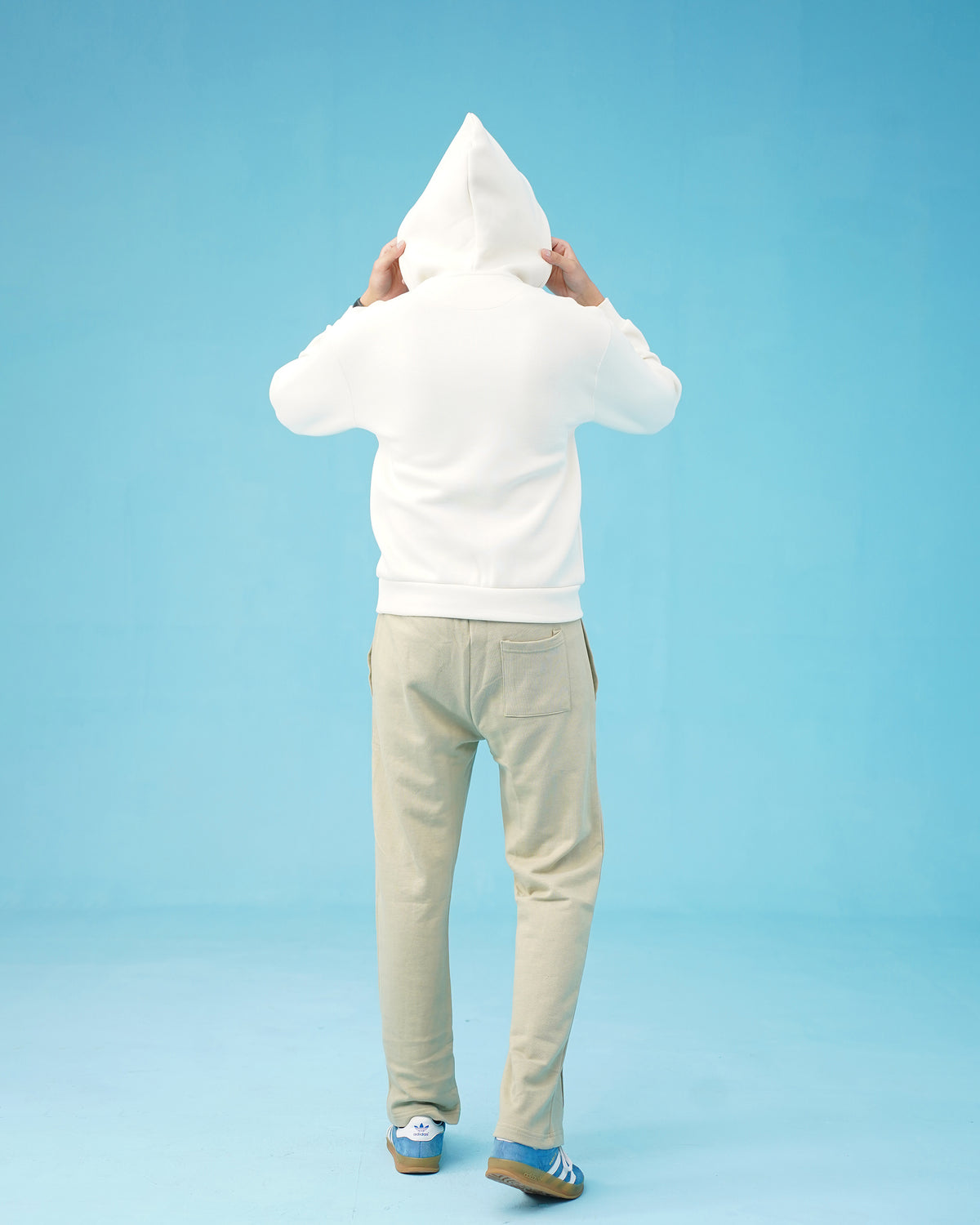 PLACKET OFF WITHE HOODIE Reality