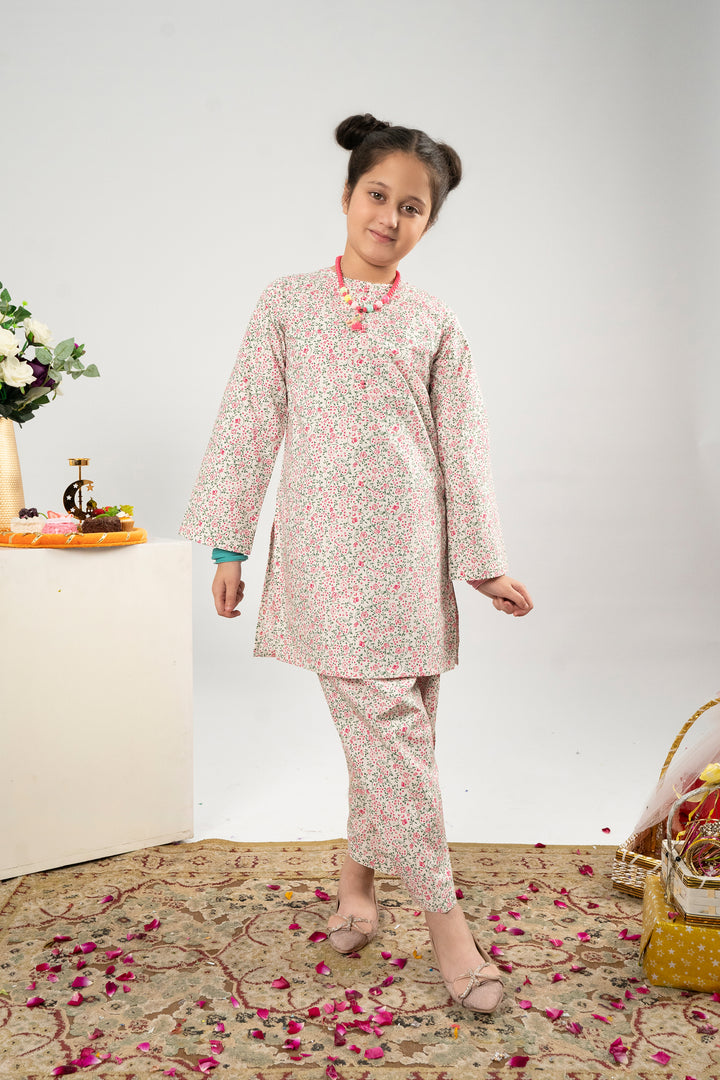 PAISLEY BLOOM SHOCKING PINK SUIT Reality