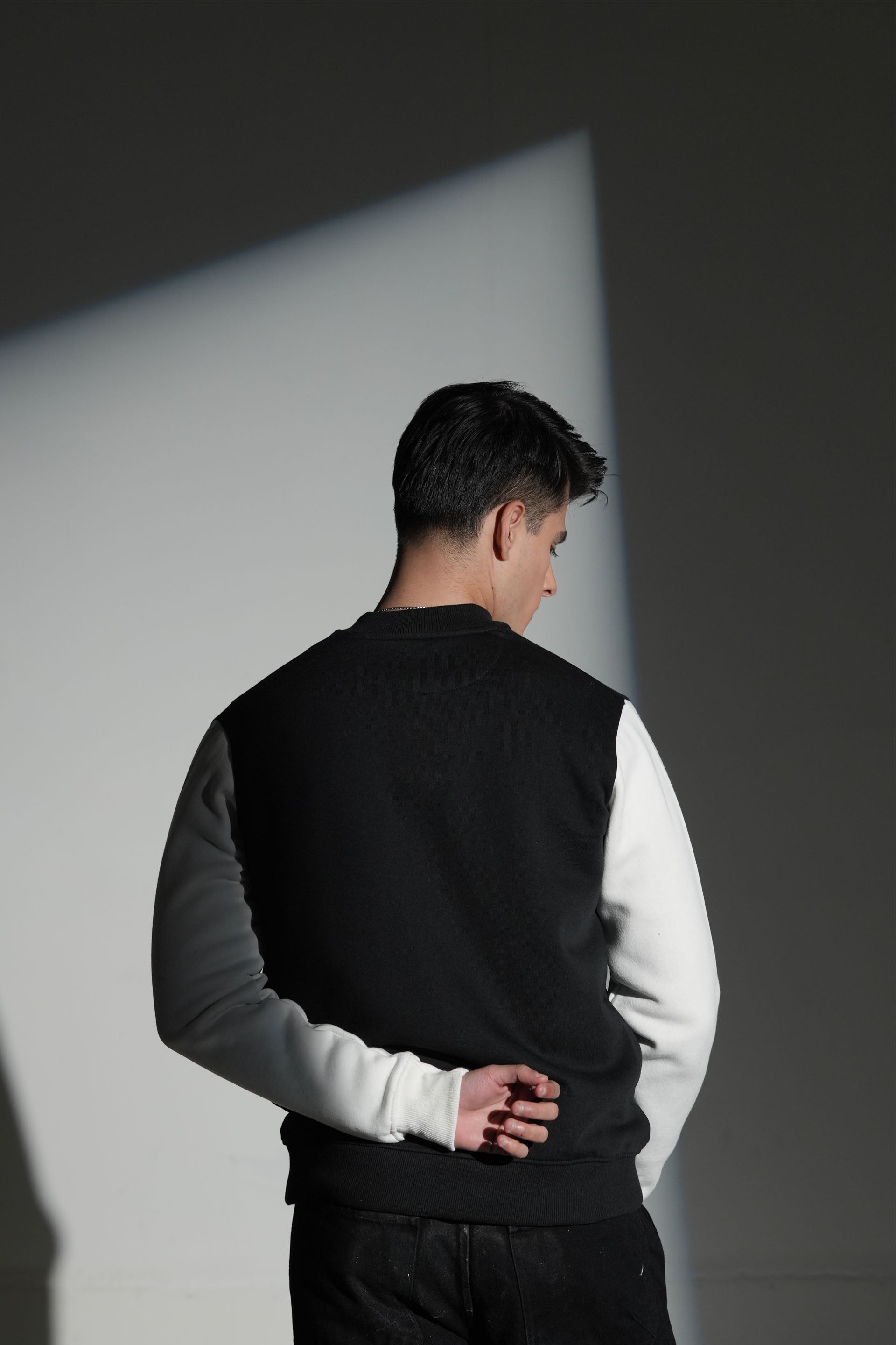 MEN BLACK JACKET Reality