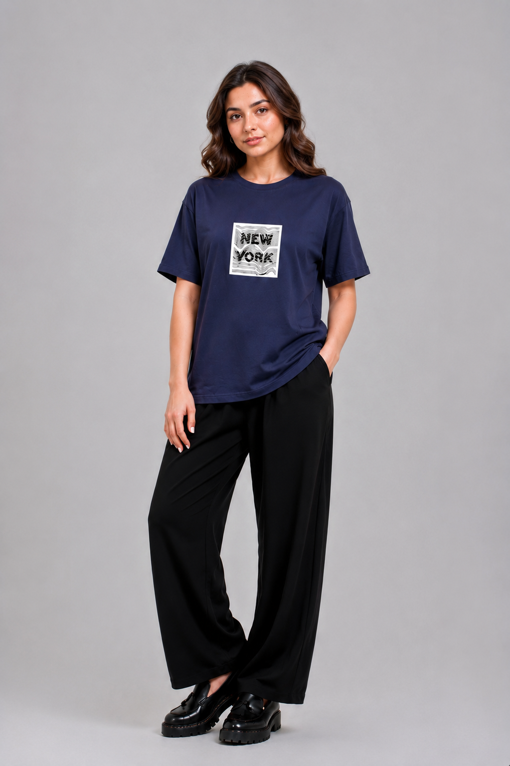 LADIES NEW YORK GRAPHIC NAVY TEE Reality
